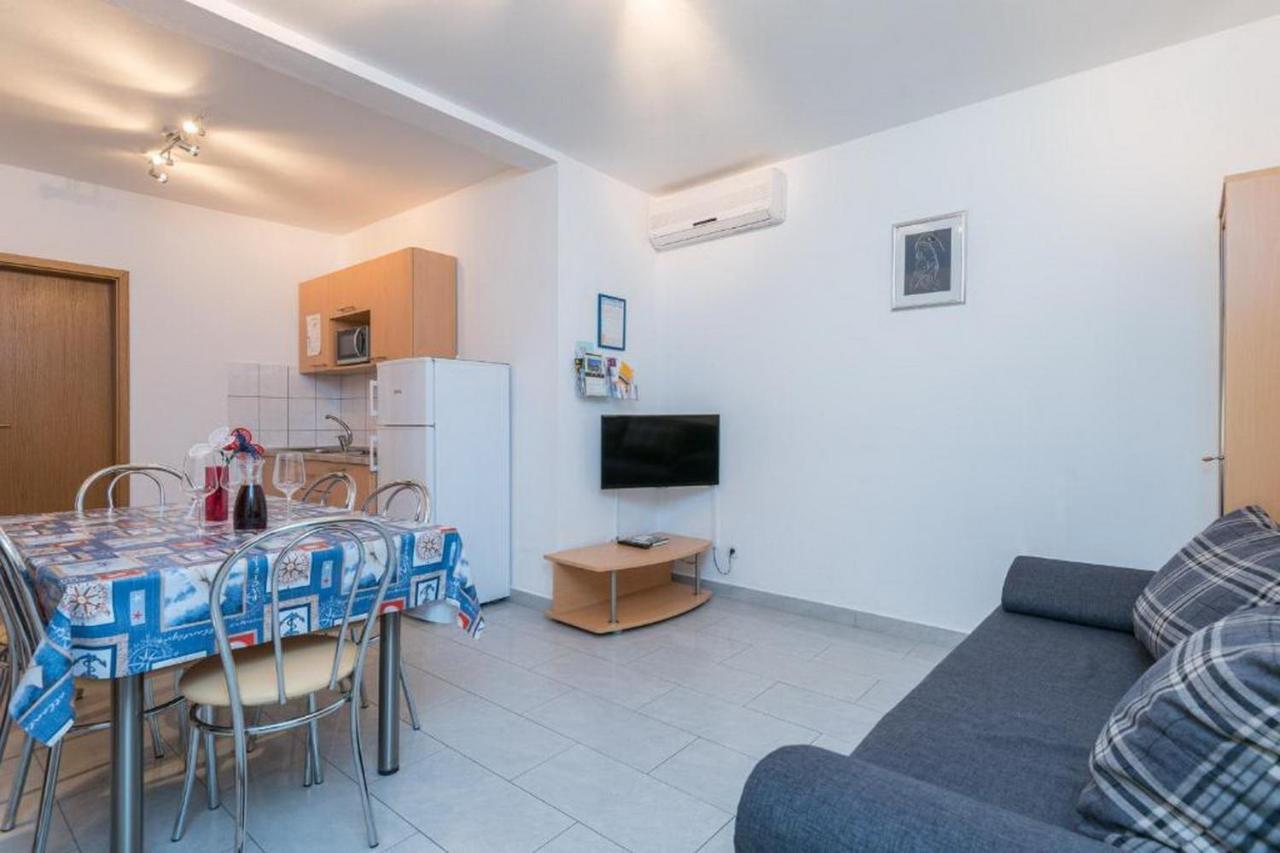 Apartments Maestral Оребич Экстерьер фото